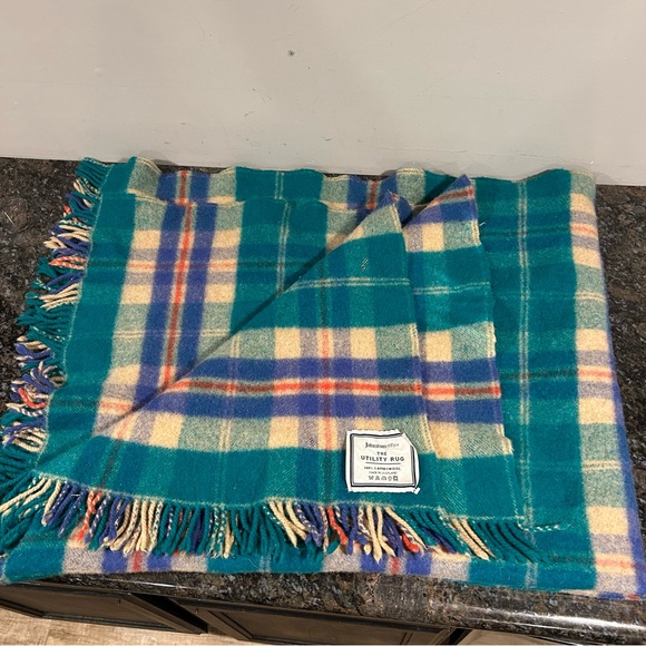 Johnston’s of Elgin Utility Rug Throw Blanket Plaid 100% Lambswool Scotland Made